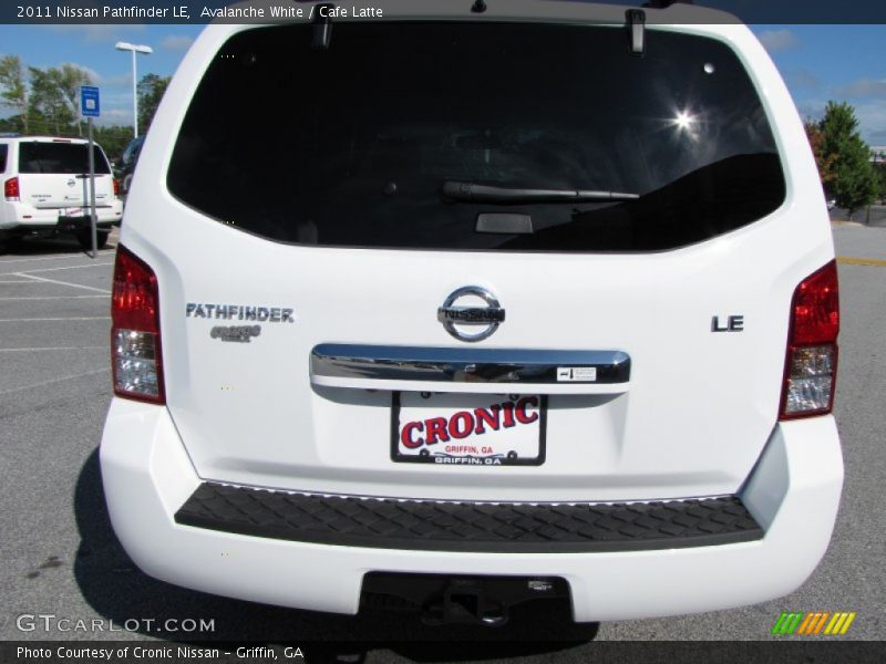 Avalanche White / Cafe Latte 2011 Nissan Pathfinder LE