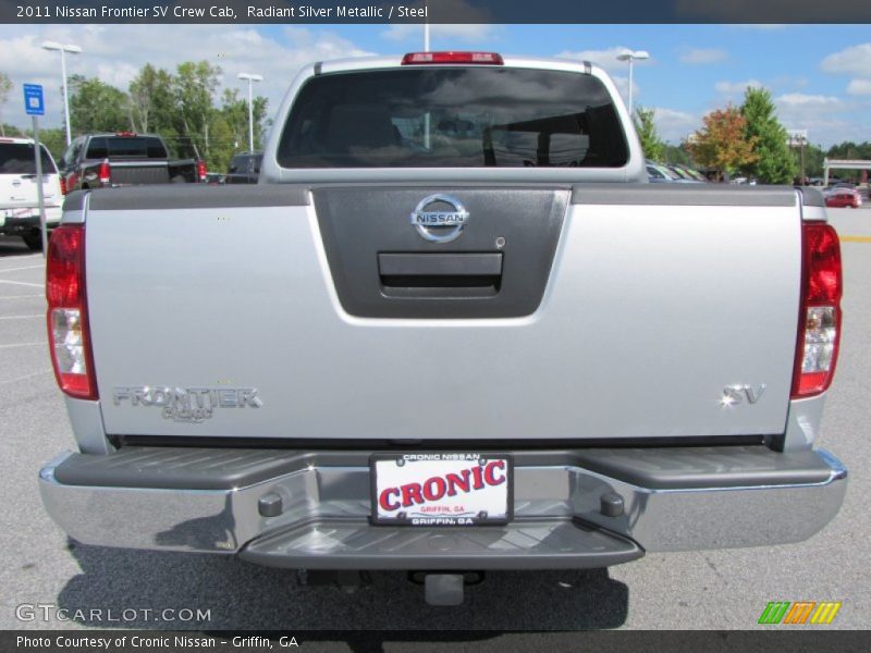 Radiant Silver Metallic / Steel 2011 Nissan Frontier SV Crew Cab