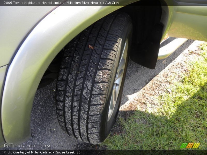 Millenium Silver Metallic / Ash Gray 2006 Toyota Highlander Hybrid Limited