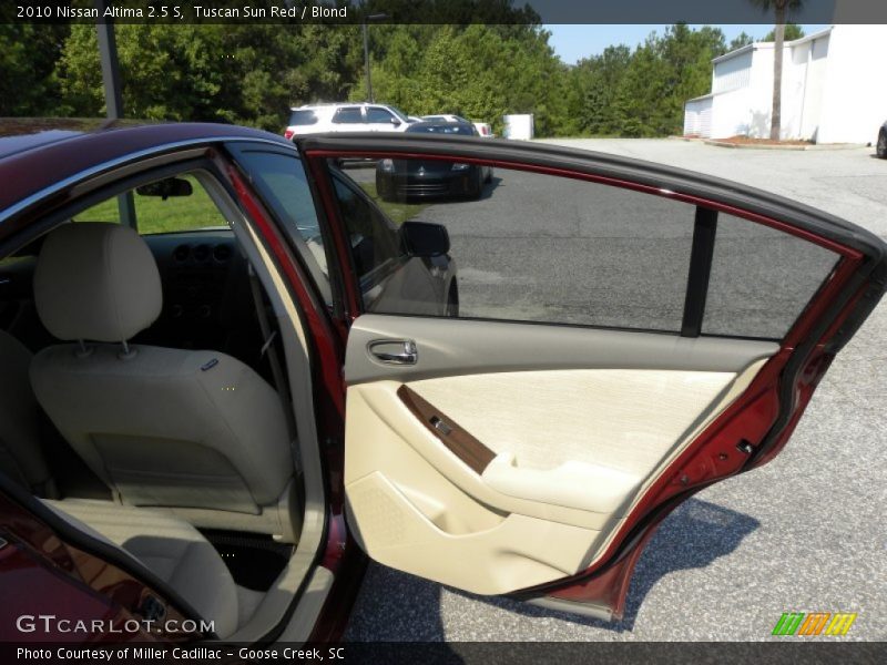 Tuscan Sun Red / Blond 2010 Nissan Altima 2.5 S
