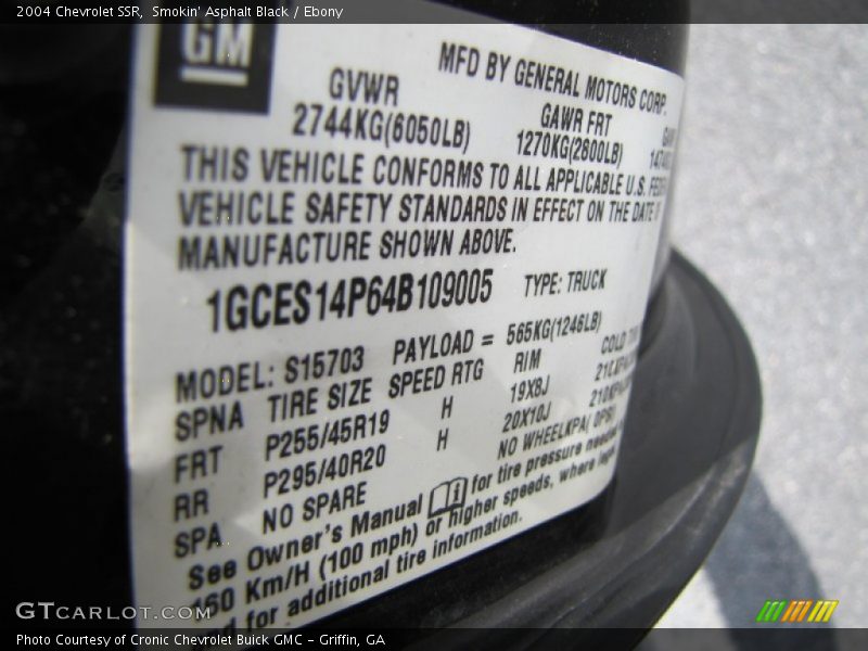 Smokin' Asphalt Black / Ebony 2004 Chevrolet SSR