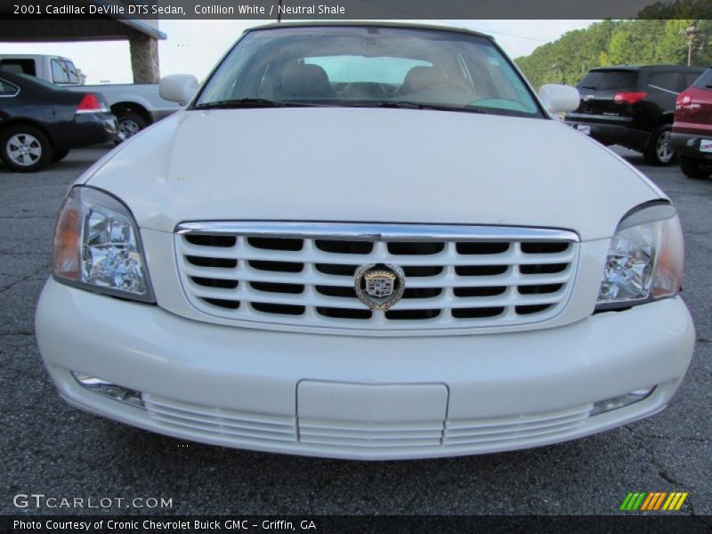 Cotillion White / Neutral Shale 2001 Cadillac DeVille DTS Sedan