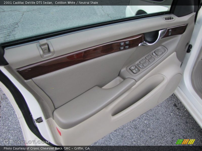 Door Panel of 2001 DeVille DTS Sedan