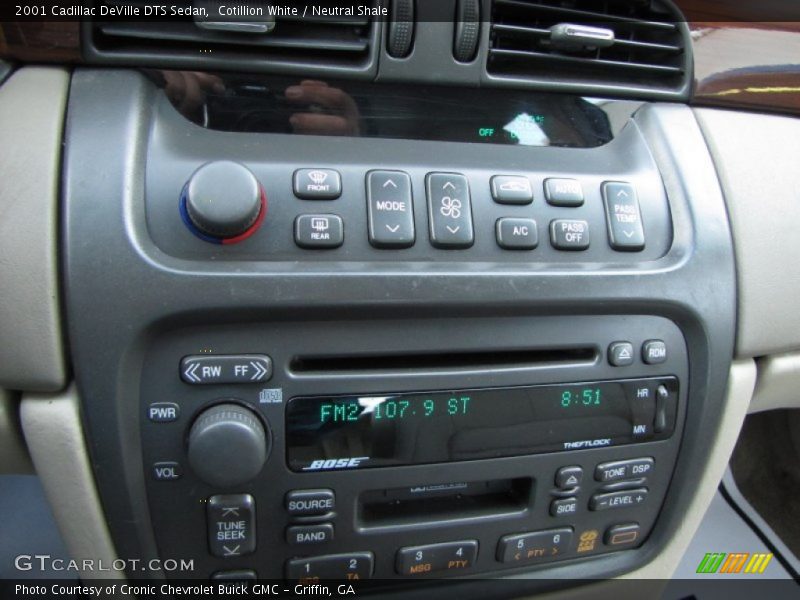 Controls of 2001 DeVille DTS Sedan