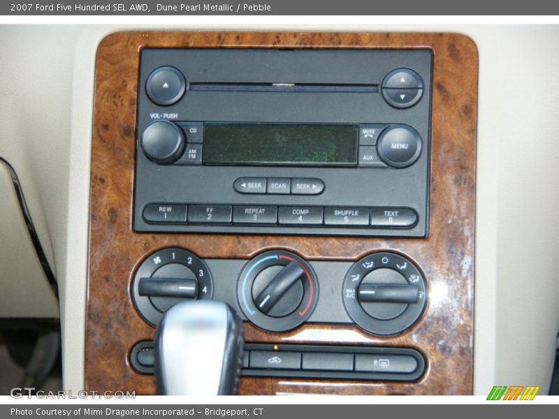 Audio System of 2007 Five Hundred SEL AWD