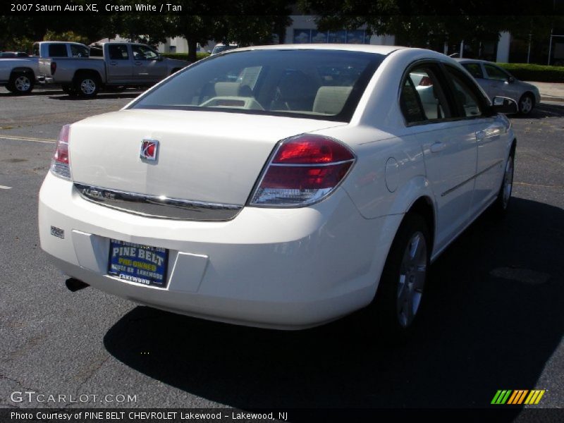 Cream White / Tan 2007 Saturn Aura XE