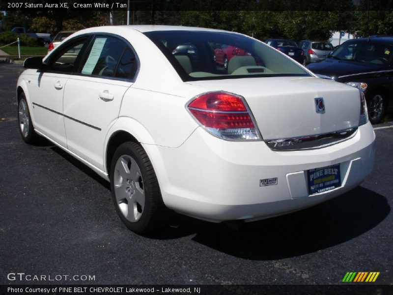 Cream White / Tan 2007 Saturn Aura XE