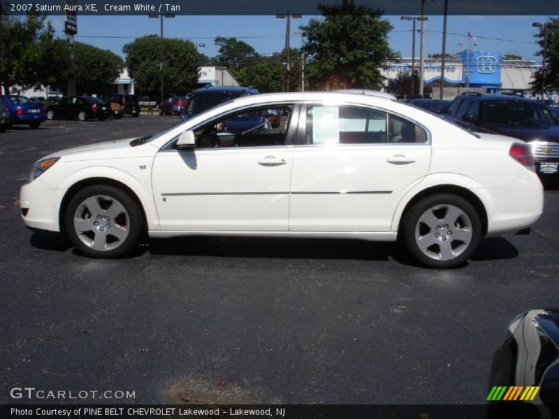 Cream White / Tan 2007 Saturn Aura XE