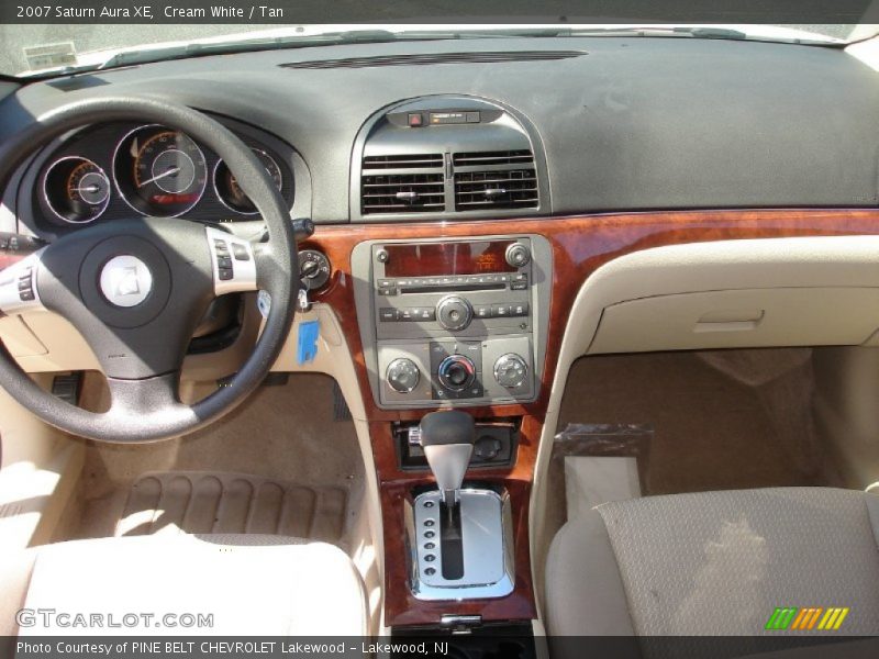 Cream White / Tan 2007 Saturn Aura XE