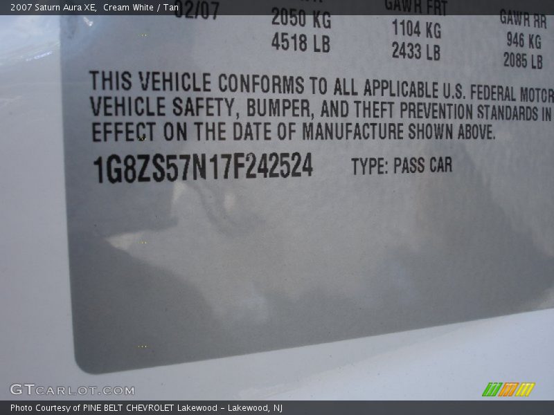 Cream White / Tan 2007 Saturn Aura XE