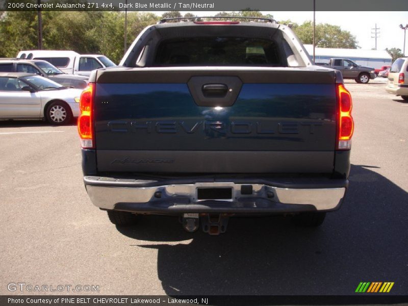Dark Blue Metallic / Tan/Neutral 2006 Chevrolet Avalanche Z71 4x4
