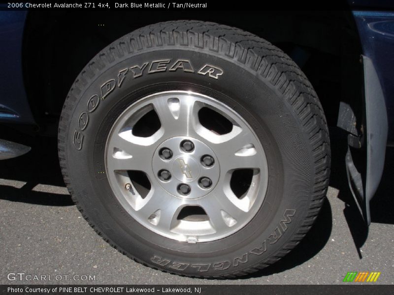Dark Blue Metallic / Tan/Neutral 2006 Chevrolet Avalanche Z71 4x4