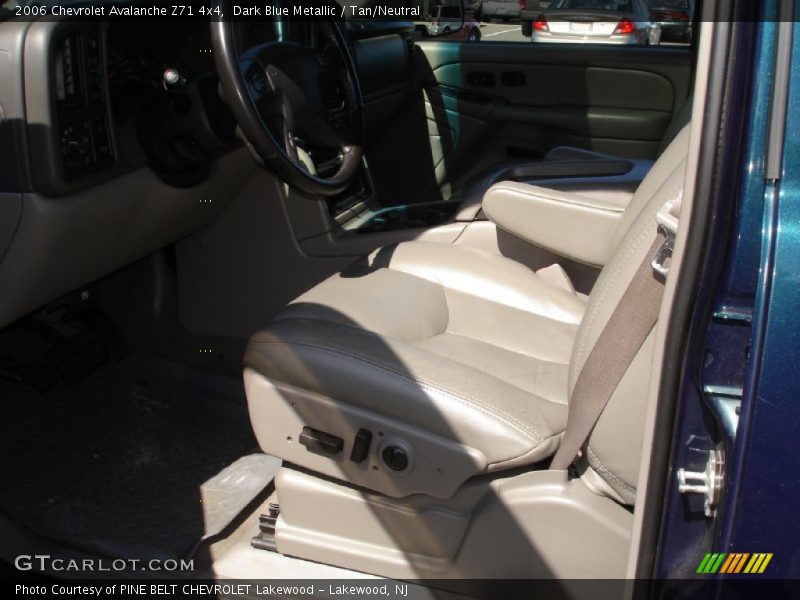 Dark Blue Metallic / Tan/Neutral 2006 Chevrolet Avalanche Z71 4x4