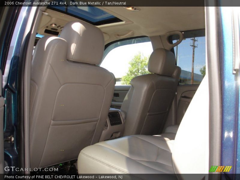 Dark Blue Metallic / Tan/Neutral 2006 Chevrolet Avalanche Z71 4x4