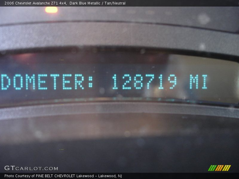 Dark Blue Metallic / Tan/Neutral 2006 Chevrolet Avalanche Z71 4x4