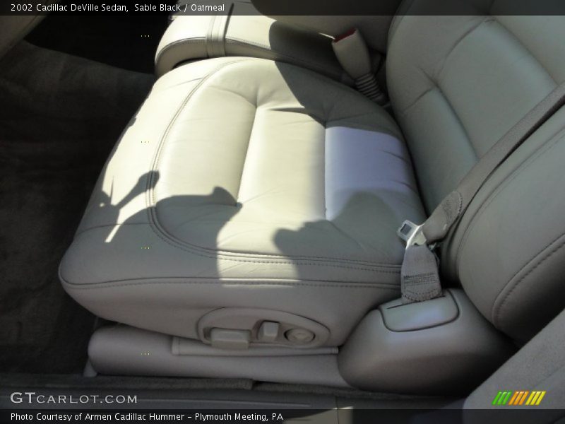 Sable Black / Oatmeal 2002 Cadillac DeVille Sedan