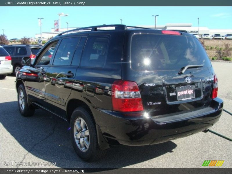 Black / Ivory 2005 Toyota Highlander V6 4WD