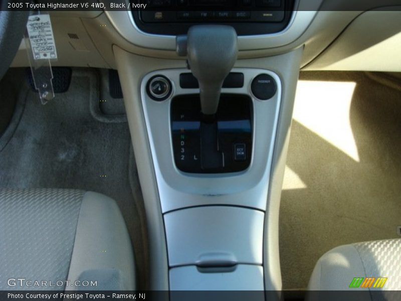 Black / Ivory 2005 Toyota Highlander V6 4WD