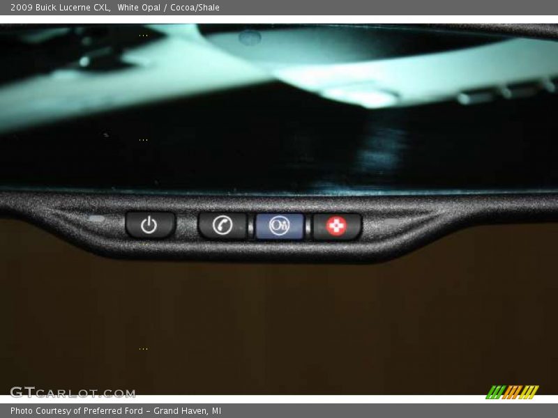 White Opal / Cocoa/Shale 2009 Buick Lucerne CXL