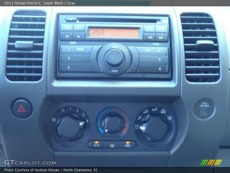 Super Black / Gray 2011 Nissan Xterra X
