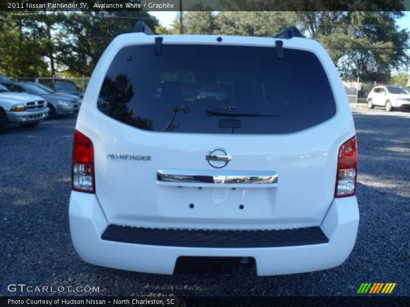 Avalanche White / Graphite 2011 Nissan Pathfinder SV