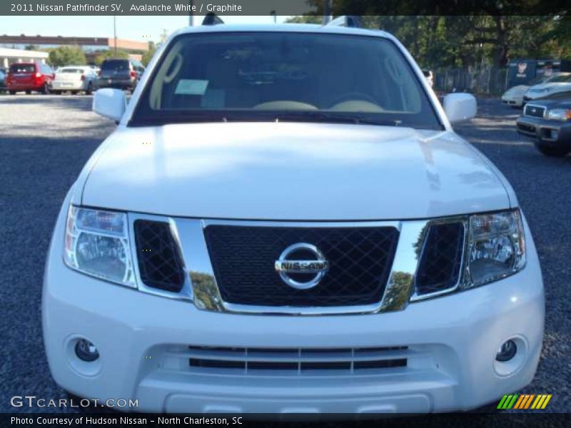 Avalanche White / Graphite 2011 Nissan Pathfinder SV