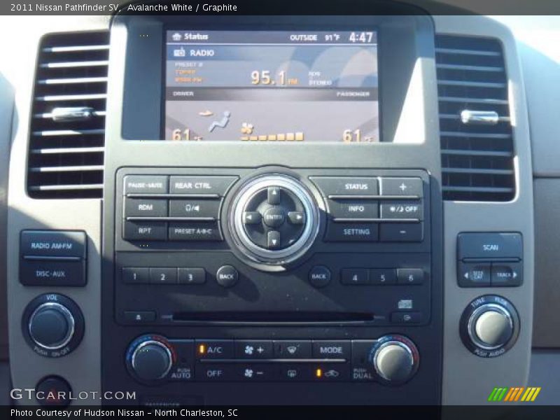 Avalanche White / Graphite 2011 Nissan Pathfinder SV