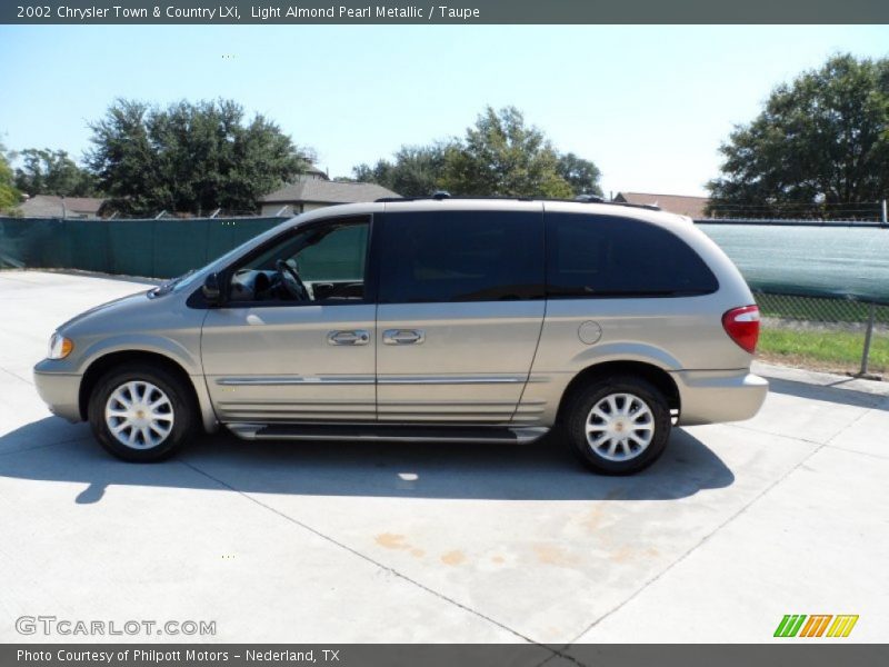 Light Almond Pearl Metallic / Taupe 2002 Chrysler Town & Country LXi