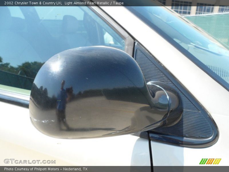 Light Almond Pearl Metallic / Taupe 2002 Chrysler Town & Country LXi