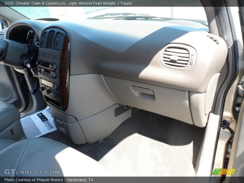 Light Almond Pearl Metallic / Taupe 2002 Chrysler Town & Country LXi