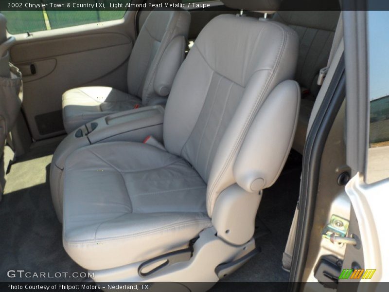 Light Almond Pearl Metallic / Taupe 2002 Chrysler Town & Country LXi