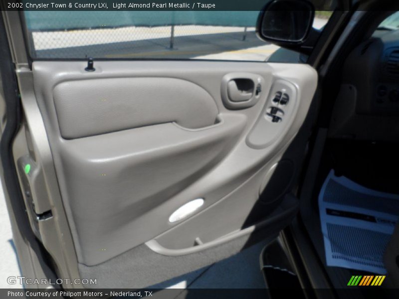 Light Almond Pearl Metallic / Taupe 2002 Chrysler Town & Country LXi