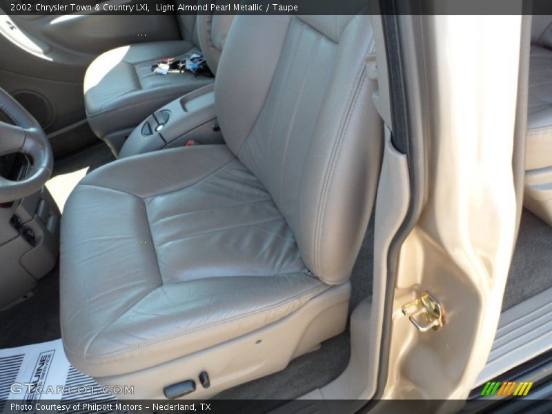 Light Almond Pearl Metallic / Taupe 2002 Chrysler Town & Country LXi