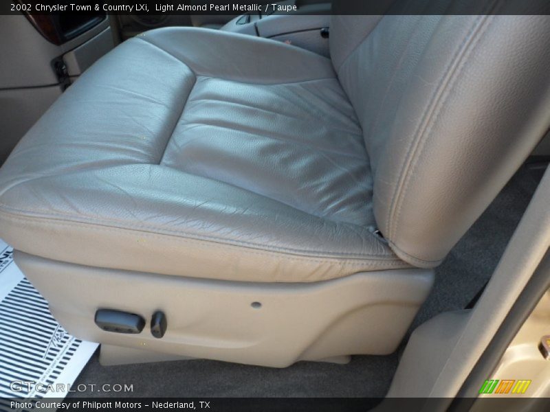 Light Almond Pearl Metallic / Taupe 2002 Chrysler Town & Country LXi