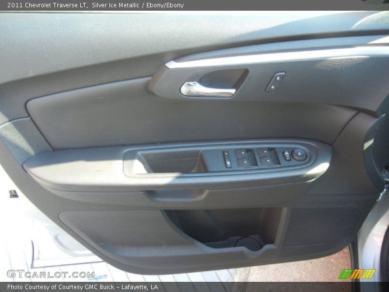 Silver Ice Metallic / Ebony/Ebony 2011 Chevrolet Traverse LT