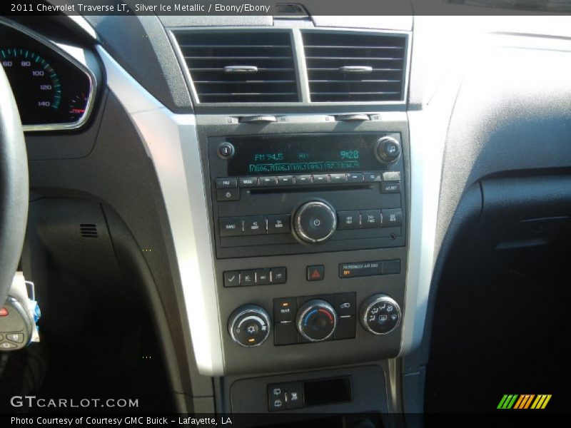 Silver Ice Metallic / Ebony/Ebony 2011 Chevrolet Traverse LT