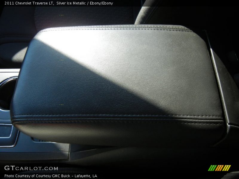Silver Ice Metallic / Ebony/Ebony 2011 Chevrolet Traverse LT