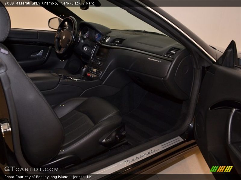 2009 GranTurismo S Nero Interior