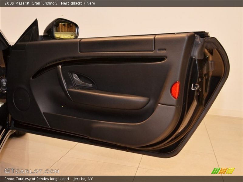 Door Panel of 2009 GranTurismo S