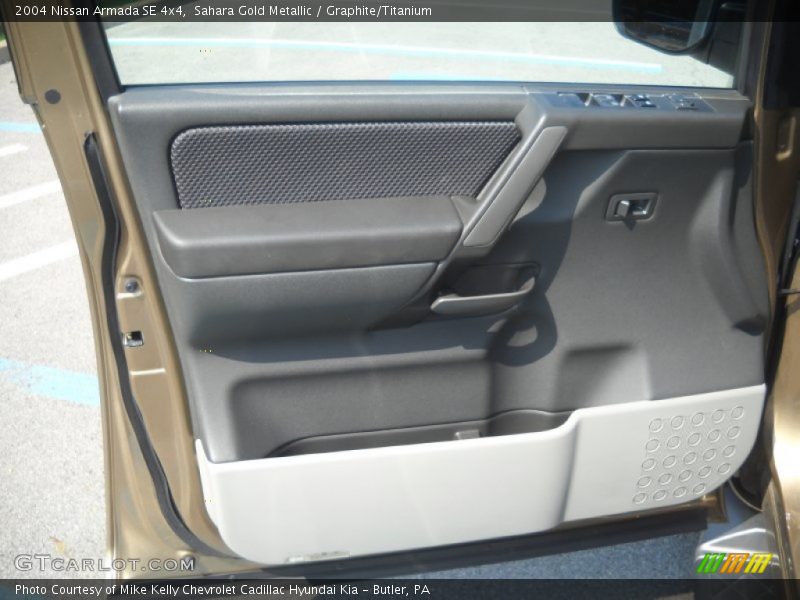 Sahara Gold Metallic / Graphite/Titanium 2004 Nissan Armada SE 4x4