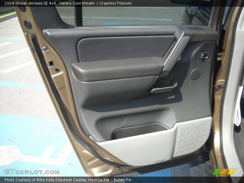 Sahara Gold Metallic / Graphite/Titanium 2004 Nissan Armada SE 4x4