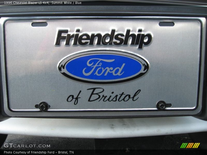 Summit White / Blue 1996 Chevrolet Blazer LS 4x4