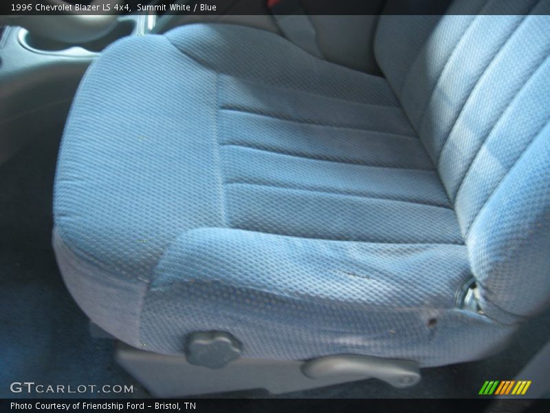 Summit White / Blue 1996 Chevrolet Blazer LS 4x4
