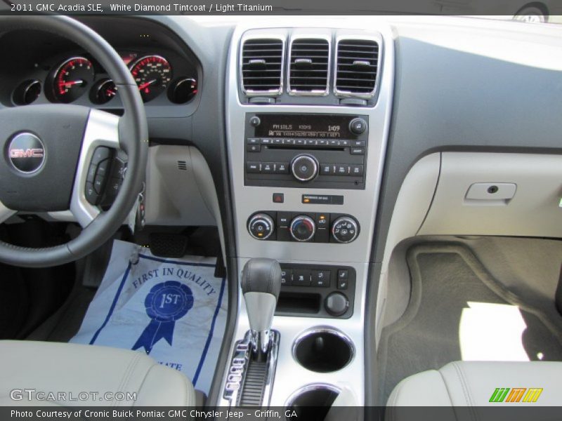White Diamond Tintcoat / Light Titanium 2011 GMC Acadia SLE