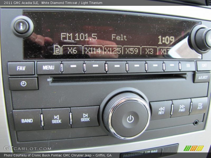 White Diamond Tintcoat / Light Titanium 2011 GMC Acadia SLE
