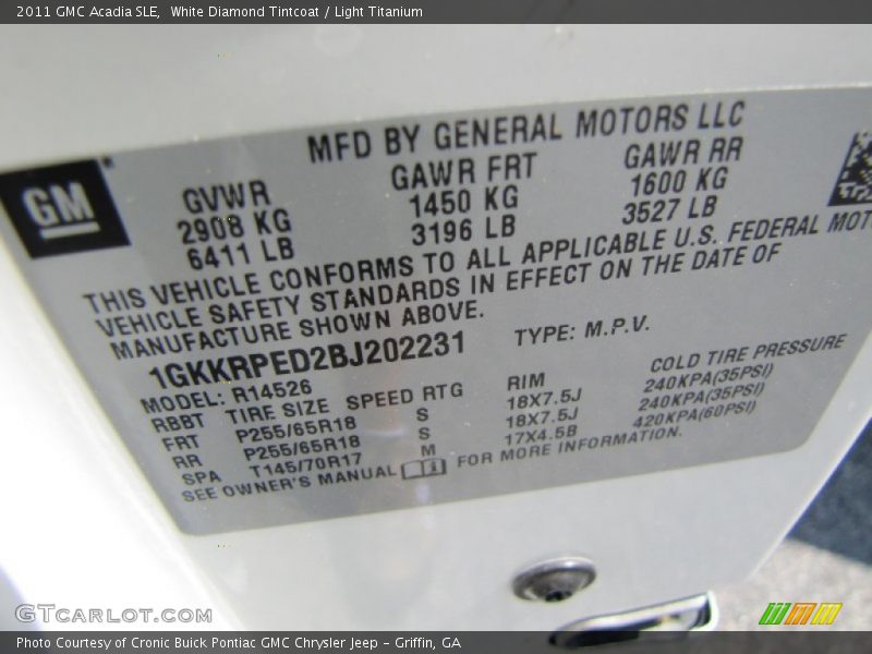 White Diamond Tintcoat / Light Titanium 2011 GMC Acadia SLE