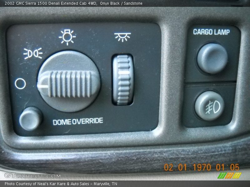 Controls of 2002 Sierra 1500 Denali Extended Cab 4WD