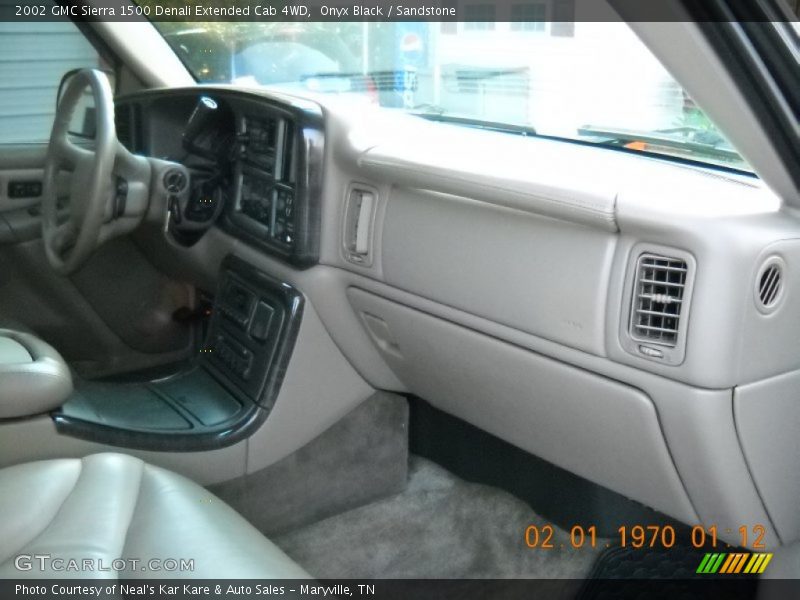 Onyx Black / Sandstone 2002 GMC Sierra 1500 Denali Extended Cab 4WD