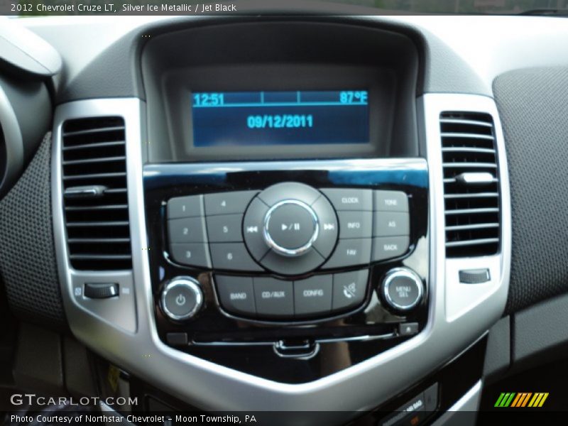 Silver Ice Metallic / Jet Black 2012 Chevrolet Cruze LT