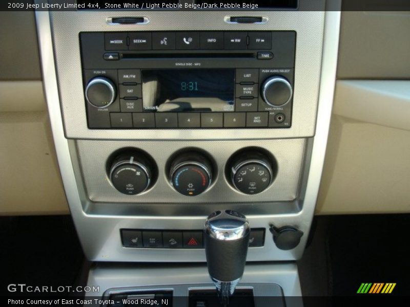 Stone White / Light Pebble Beige/Dark Pebble Beige 2009 Jeep Liberty Limited 4x4